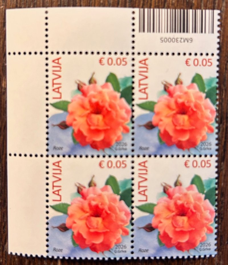 Latvia 2026 Definitives Flowers Rose Corner quarter-block 2x2 with code on margin MNH - Image 1